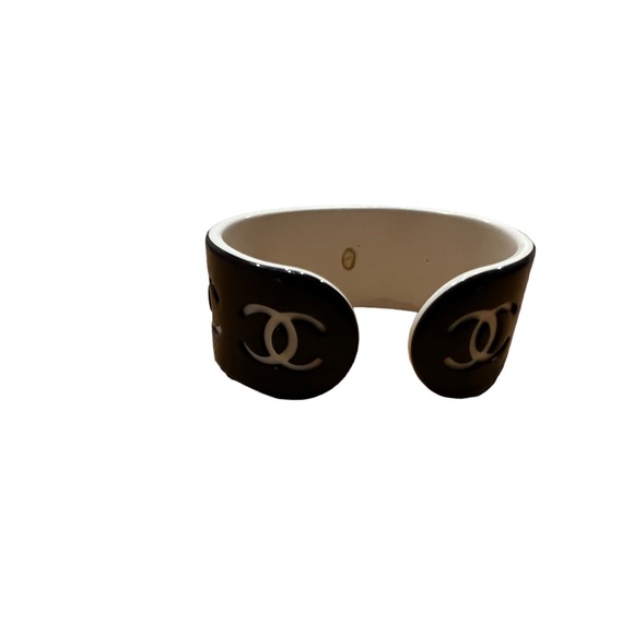 #1042 CHANEL Bracelet - Picture 2 of 5